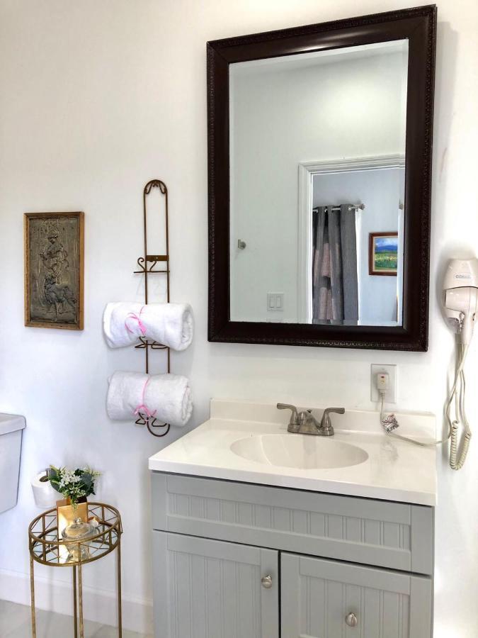Private Suite Mins From Mia Free Parking 마이애미 외부 사진